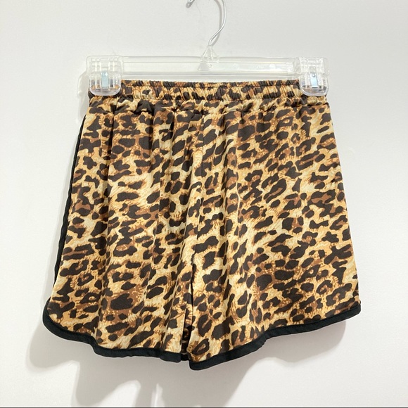 Women’s Cheetah Leopard Animal Print Shorts - Picture 7 of 9